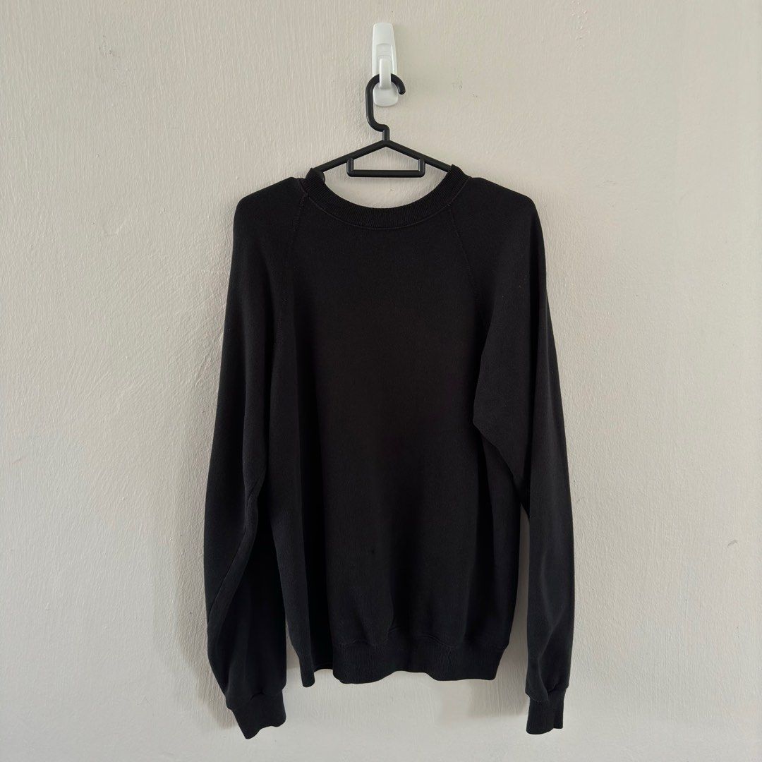 Vintage Hanes Black Sweatshirt, Men's Fashion, Coats, Jackets and Outerwear  on Carousell