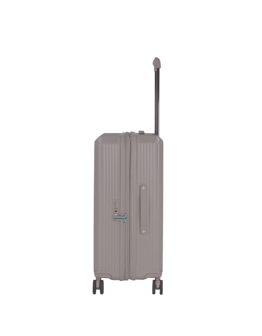 World Traveller Dubai Medium + (Category: Luggage) located in Las Pinas. Submitted by Monique_24 (Listing ID 1321970043, Image 3). Description: Like brand new. Used only once for moving purposes. Initially bought last March 2024 for an overseas trip but trip got cancelled. SRP: PHP 10,490 - Hard Case Luggage - LightWeight - TSA approved combination lock - Security Zippers - Expandable (+4cm) - Double Compression Straps with Mesh and Pocketed Divi