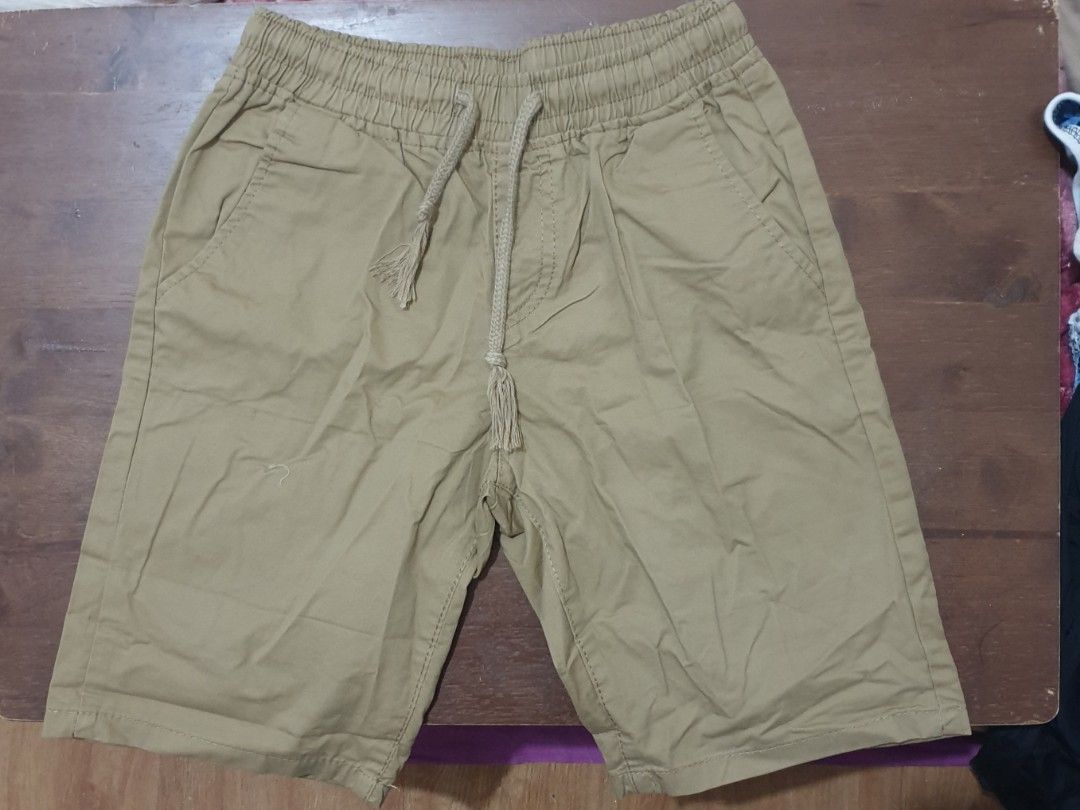 2 pcs shorts (Category: Babies & Kids Fashion) located in Quezon City. Submitted by romsr (Listing ID 1322150333, Image 1). Description: Never Used. Options only for shooting. Kids size 4-7 Just 90 each.