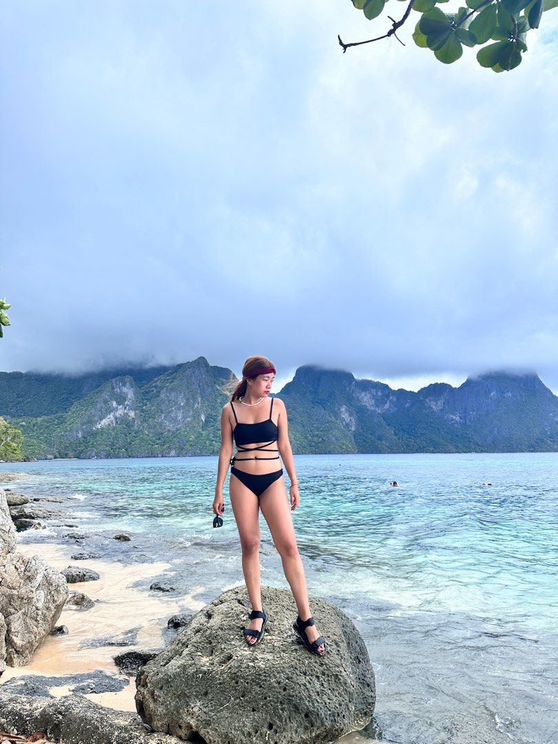 2-pc Swimsuit (Category: Bikinis & Swimsuits) located in Valenzuela. Submitted by allaboutthings12 (Listing ID 1322045142, Image 1). Description: Small Once used.