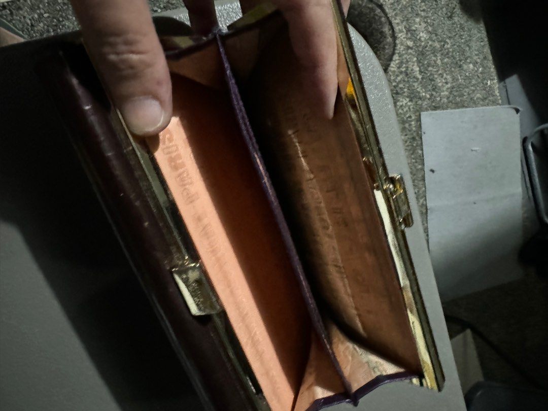 💯 LoveCat Long Wallet (Category: Luxury Bags & Wallets) located in Cavite. Submitted by mcbfave (Listing ID 1322134459, Image 2). Description: sf c/o buyer.