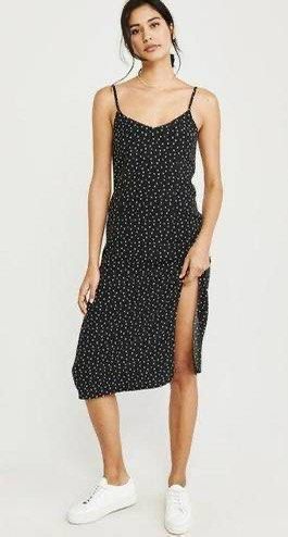 Abercrombie & Fitch Polka Dot Navy Blue Midi dress & other stories, Women's  Fashion, Dresses & Sets, Dresses on Carousell