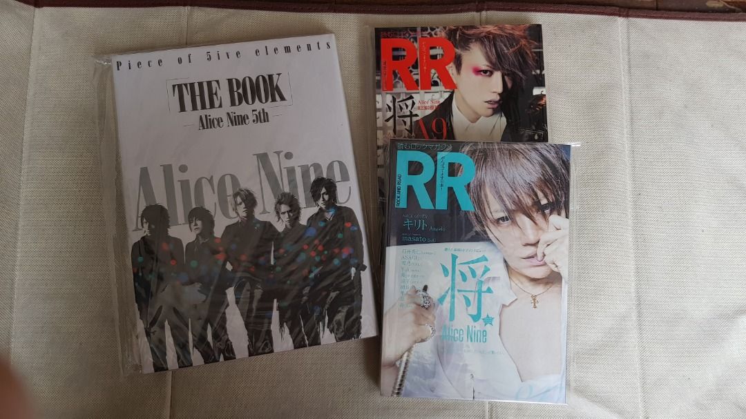 二手/不拆售]Alice Nine 5週年紀念寫真+RR雜誌兩本A9 愛麗絲九號, 書籍 