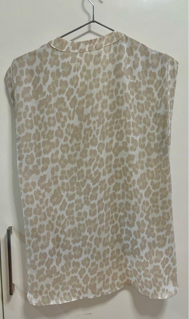 Animal print chiffon sleeveless (Category: Sleeveless) located in Pasig City. Submitted by aac2021 (Listing ID 1322090614, Image 3). Description: RFS: Decluttering Dimension : Bustline - 38 inches .