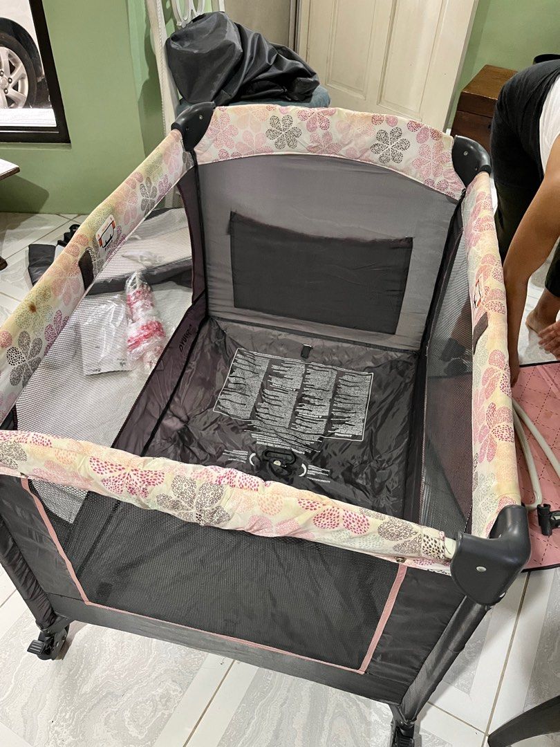 Apruva Crib (Category: Cots & Cribs) located in Quezon City. Submitted by erinsotto (Listing ID 1322037312, Image 3). Description: .