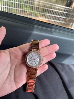 (Category: ) located in . Submitted by shopwithHR23 (Listing ID 1322121193, Image 1). Description: .