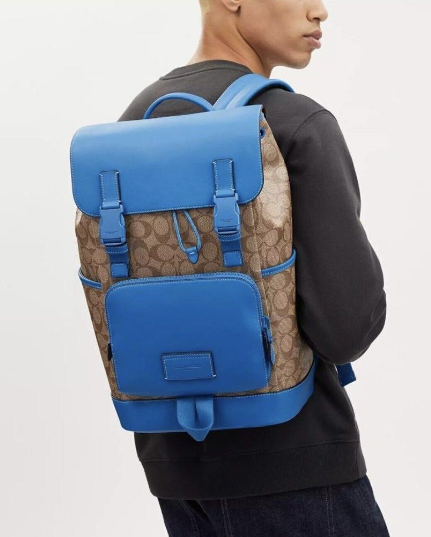 Coach back pack collectors item (Category: Luxury Bags & Wallets) located in Manila. Submitted by calmhawk_9ba903 (Listing ID 1299596599, Image 1). Description: 3 beses palang nagamit at gusto ko lang ibenta bibili kase akong laptop.. limited edition and only in australia design… kahit maghanap kayo dito sa pinas at america wala niyan… collectors item po to at maganda.. kasama na coach cleaning kit.