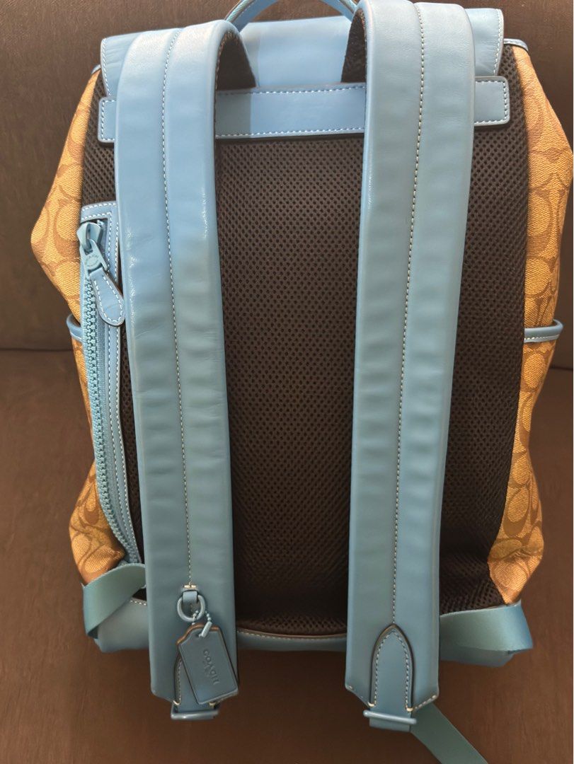 Coach back pack collectors item (Category: Luxury Bags & Wallets) located in Manila. Submitted by calmhawk_9ba903 (Listing ID 1299596599, Image 3). Description: 3 beses palang nagamit at gusto ko lang ibenta bibili kase akong laptop.. limited edition and only in australia design… kahit maghanap kayo dito sa pinas at america wala niyan… collectors item po to at maganda.. kasama na coach cleaning kit.