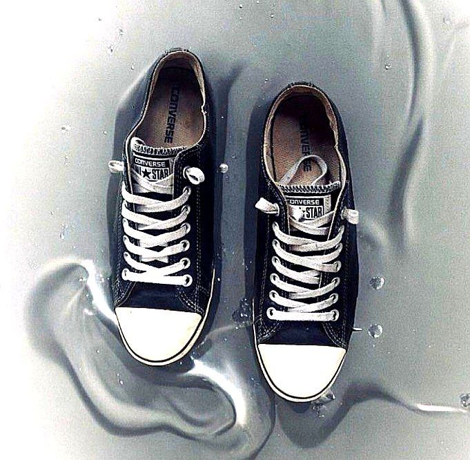 CONVERSE SLIM LEATHER original Fesyen Pria Sepatu Sneakers di Carousell