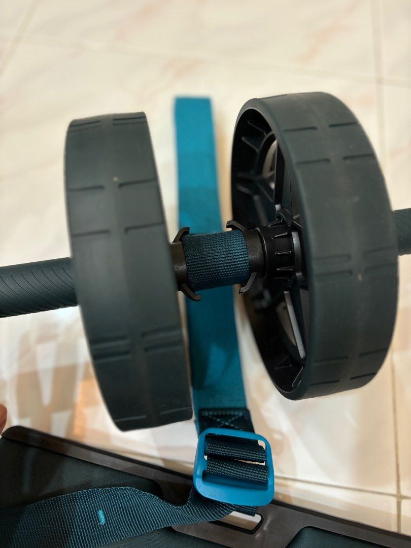 Decathlon ABS Training Abdominal Wheel With Elastic Band