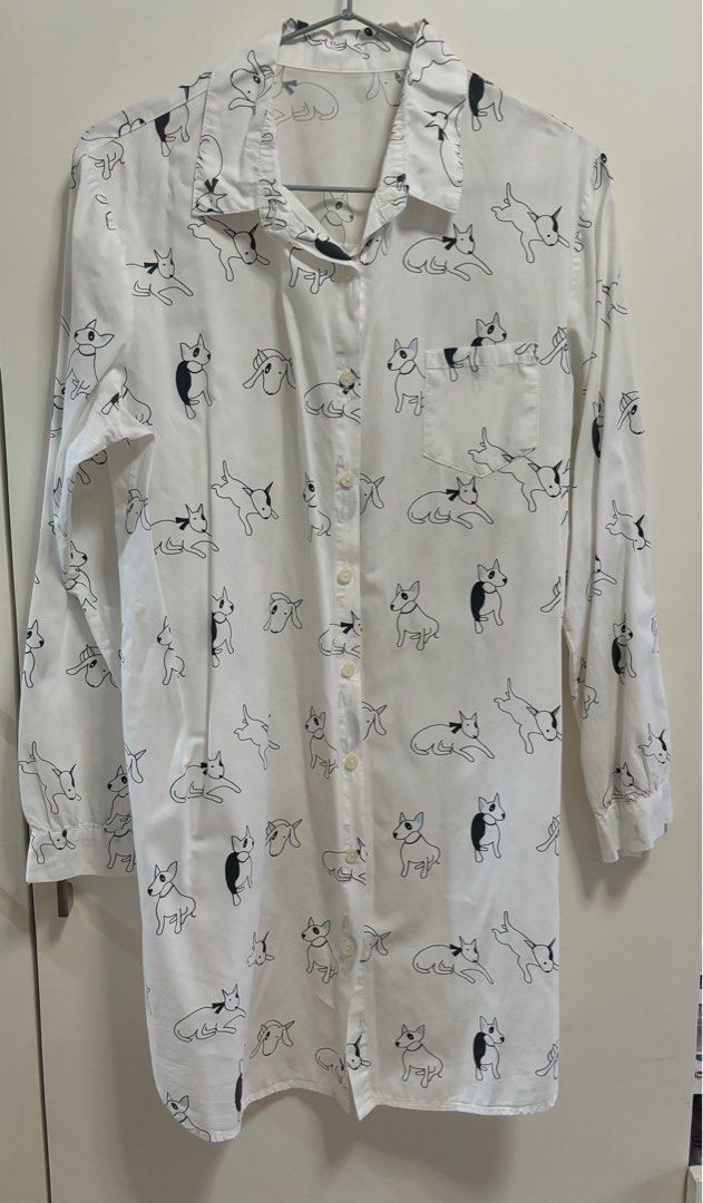 Dog print white longsleeves (Category: Longsleeves) located in Pasig City. Submitted by aac2021 (Listing ID 1322091386, Image 1). Description: RFS: Decluttering Dimension : Bustline - 40 inches Length - 32 inches .
