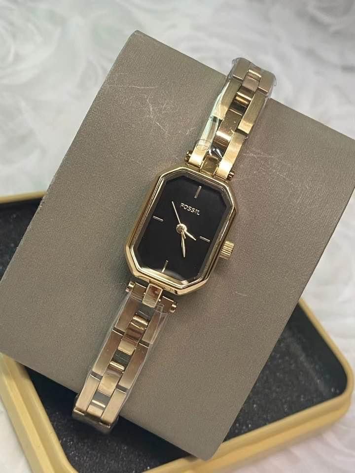 FOSSIL SMALL AUDELIA GOLD BLACK DIAL AUTHENTIC WATCH Women s Fashion Watches Accessories Watches on Carousell
