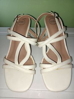 (Category: ) located in . Submitted by thriftforkeeps (Listing ID 1321347190, Image 1). Description: .