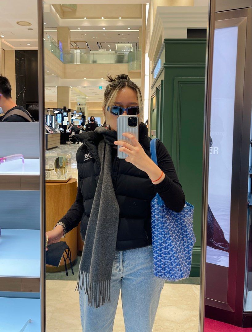 Goyard Bohème Hobo Bag (Category: Luxury Bags & Wallets) located in Makati City. Submitted by theyuhh (Listing ID 1322144645, Image 1). Description: Pre-order!! (Open til September 10) ETA September 13 from Goyard Osaka Boutique This is my favorite Goyard model! Super spacious yet streamlined, comes with a zipper closure for your security 💛 Taking pre-orders in VERY limited quantities. I’m only accepting orders for the Bohéme model in Black, Bla
