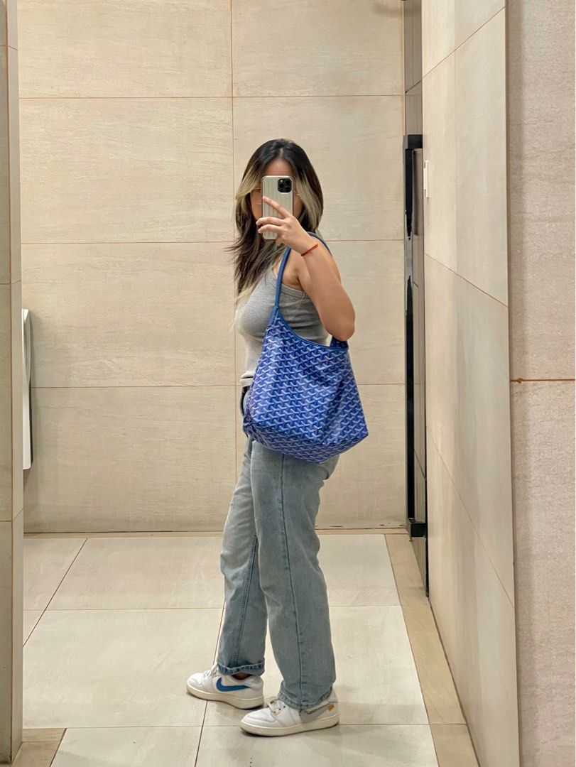 Goyard Bohème Hobo Bag (Category: Luxury Bags & Wallets) located in Makati City. Submitted by theyuhh (Listing ID 1322144645, Image 2). Description: Pre-order!! (Open til September 10) ETA September 13 from Goyard Osaka Boutique This is my favorite Goyard model! Super spacious yet streamlined, comes with a zipper closure for your security 💛 Taking pre-orders in VERY limited quantities. I’m only accepting orders for the Bohéme model in Black, Bla