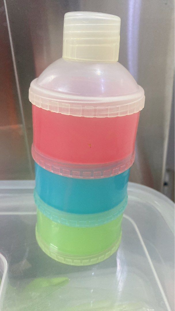 Hello Kitty Milk Dispenser (Category: Weaning & Toddler Feeding) located in Quezon City. Submitted by stuffamania (Listing ID 1322109749, Image 3). Description: Used only a few times With free another milk container RFS:Decluterring.