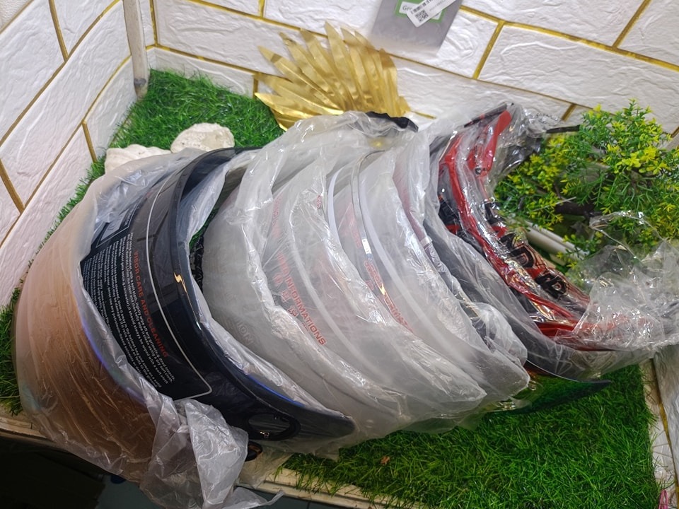 HELMET LENSE ASSORTED, Looking For on Carousell