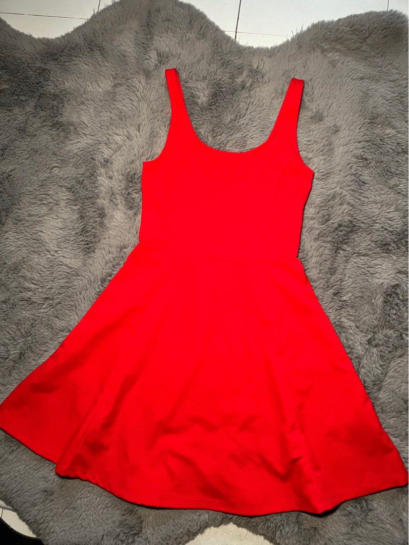 H&M RED DRESS XS (Category: Dresses) located in Quezon City. Submitted by LucyStill (Listing ID 1322115870, Image 1). Description: Fit extra small. MOP: GCASH/BDO Add sf.
