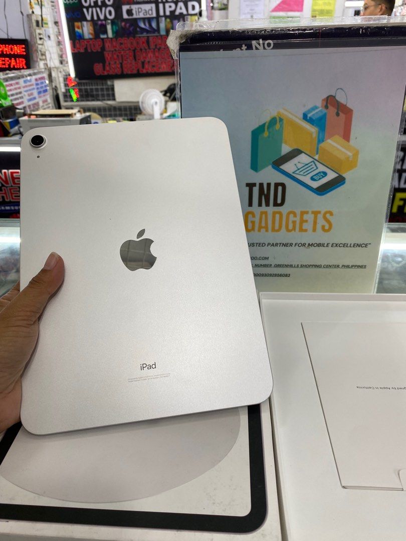 Ipad 10th gen 64gb wifi (Category: iPad) located in Pasig City. Submitted by melissaomb01623 (Listing ID 1322034174, Image 2). Description: Ipad 10th gen 64gb wifi good as new complete with box under warranty till July 2025 💯smooth 📌pick up store in greenhills shopping center 📌we do cod in metro manila and near provinces just add sf only 📌we ship nationwide via LBC 📌we accept swap/trade in 📌we accept credit card installment 📌we accept ggiv