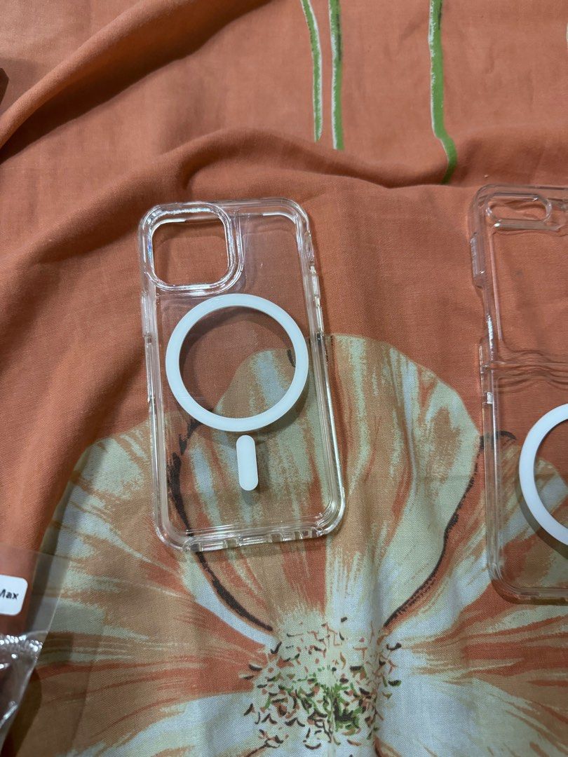 Iphone 13 mini case (otterbox) (Category: Cases & Sleeves) located in Pasig City. Submitted by crisbern23 (Listing ID 1322170657, Image 1). Description: Brandnew otterbox case .