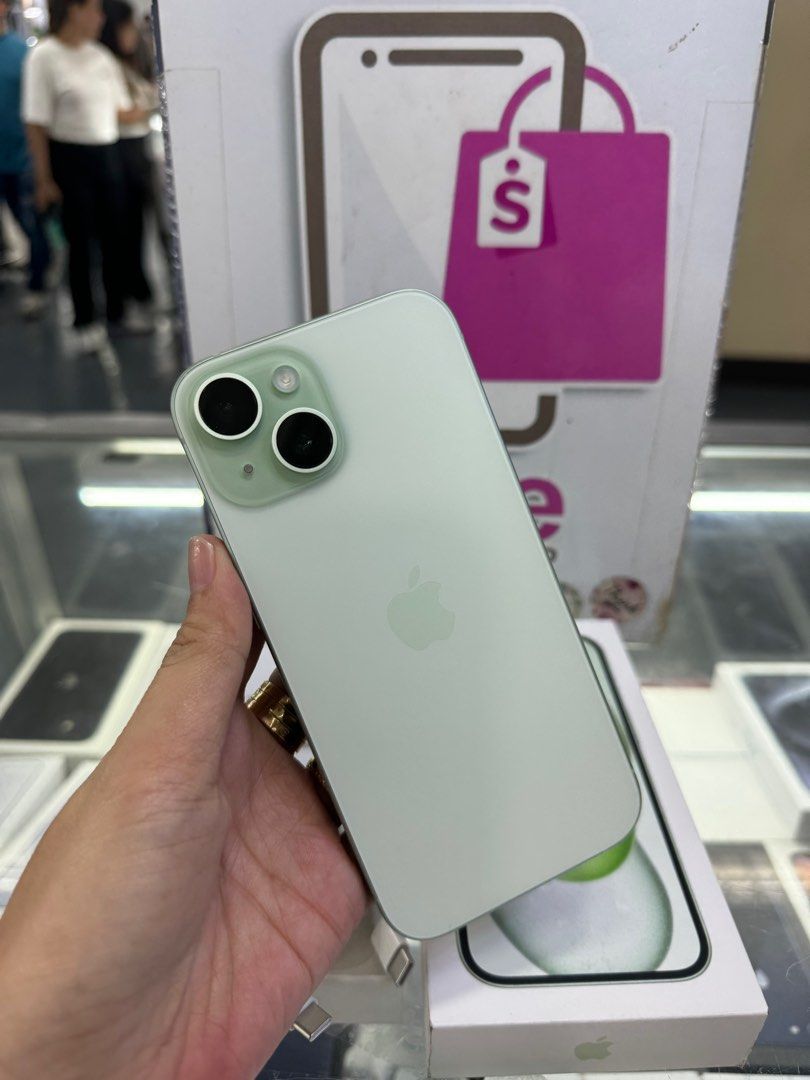 iphone 15 128gb good as new (Category: iPhone 15 Series) located in Cainta. Submitted by vine_gadget_shop (Listing ID 1322033945, Image 2). Description: iphone 15 128gb good as new warranty until july 2025 complete package ntc variant pick up store greenhills shopping center we accept trade in we accepy credit card and ggives installment we do cod and door to door we ship nationwide for fast transaction call 09277368323 look for vine visit my fb 
