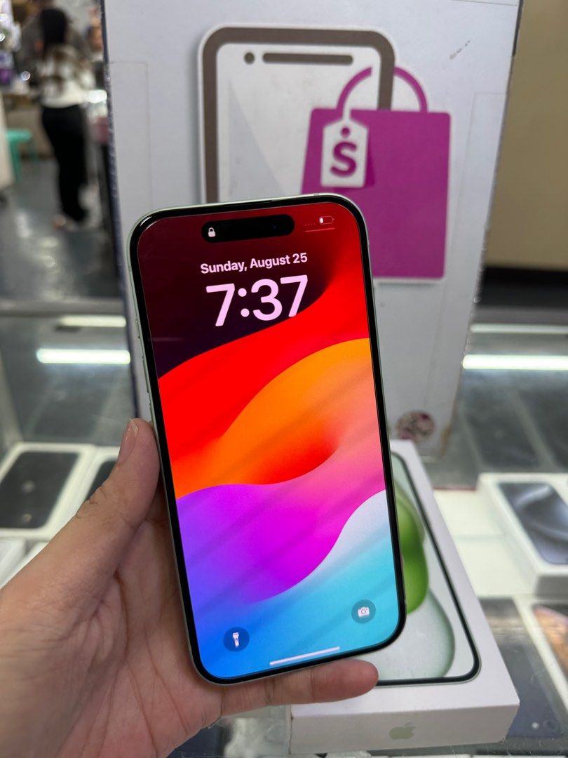 iphone 15 128gb good as new (Category: iPhone 15 Series) located in Cainta. Submitted by vine_gadget_shop (Listing ID 1322033945, Image 3). Description: iphone 15 128gb good as new warranty until july 2025 complete package ntc variant pick up store greenhills shopping center we accept trade in we accepy credit card and ggives installment we do cod and door to door we ship nationwide for fast transaction call 09277368323 look for vine visit my fb 