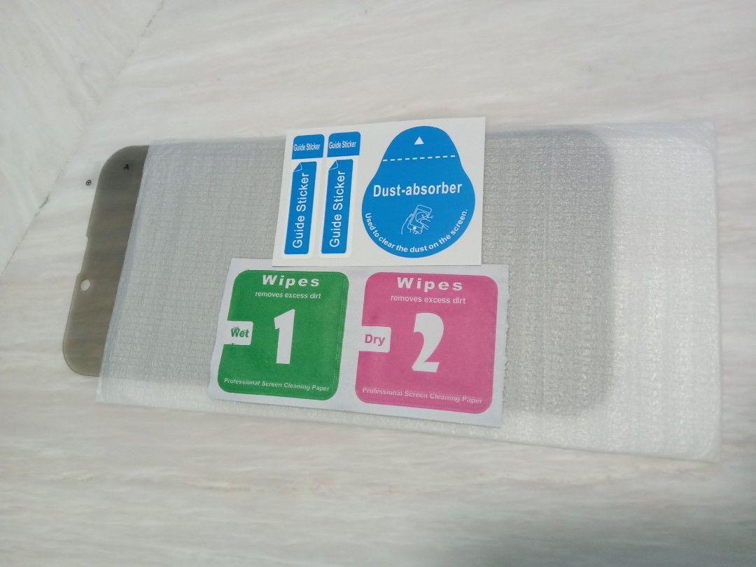iPhone screen protector (Category: Other Mobile & Gadget Accessories) located in Singapore. Submitted by caldina74 (Listing ID 1322140465, Image 1). Description: Full privacy For iPhone 14 plus and 13 pro max.