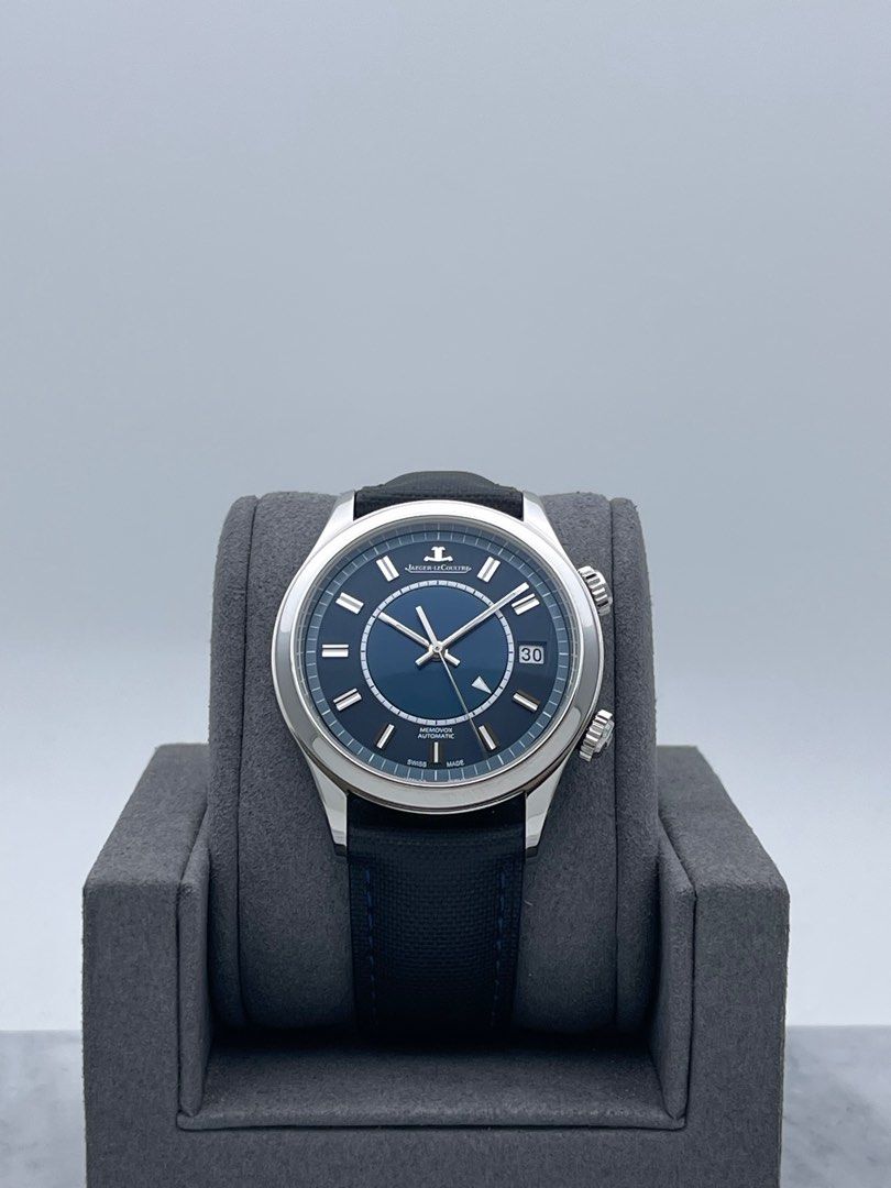 Jaeger LeCoultre Master Memovox Boutique Edition Q141848J • 2021 • Box & Paper (Category: Watches) located in Singapore. Submitted by timetells (Listing ID 1322095546, Image 1). Description: Brand: Jaeger LeCoultre JLC Model: Master Memovox Alarm Boutique Reference Number: Q141848J Year: 2021 Case Size: 40mm Material: Stainless Steel Dial: Blue Strap: Leather Condition: • Brand New • Movement working well Comes with • Watch • Box • Cert 𝙏𝙞𝙢𝙚�