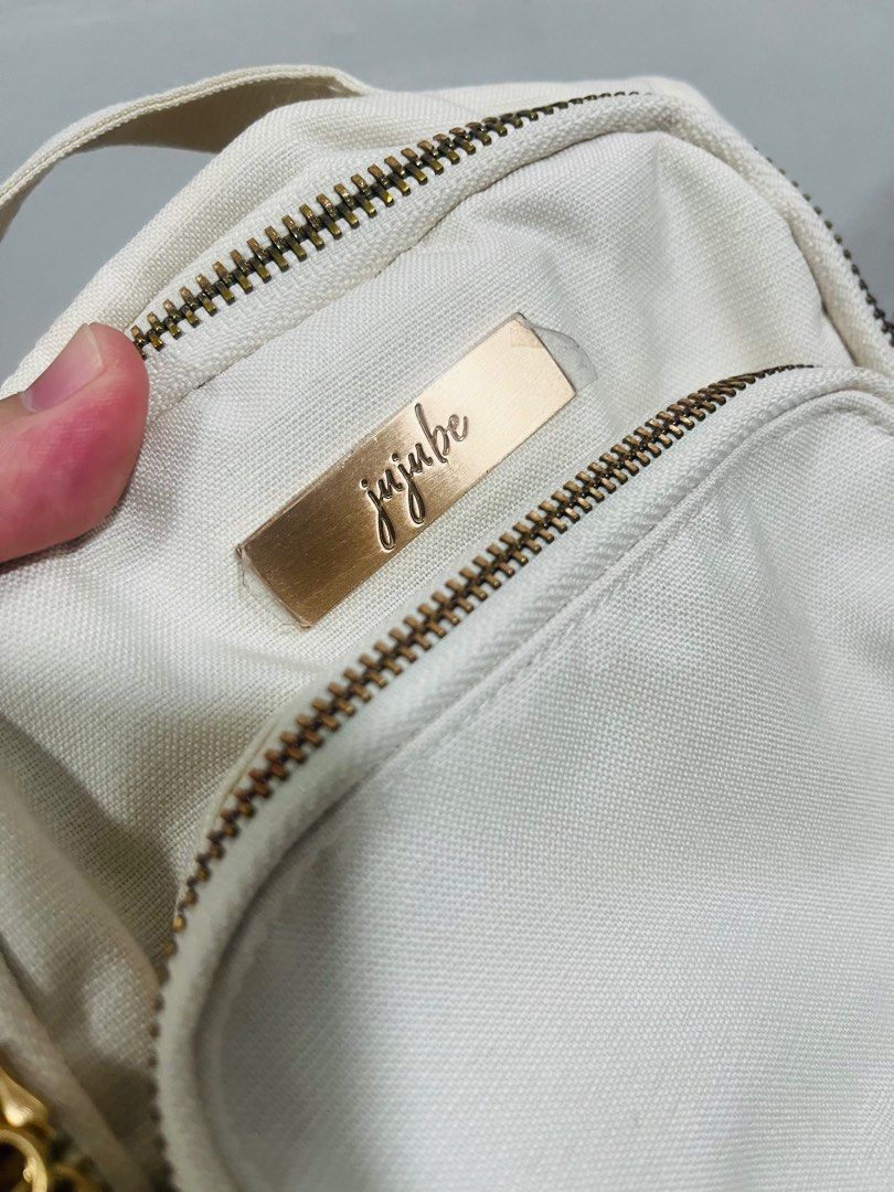 Jujube Mini BFF in Linen Small Bag (Category: Diaper Bags & Wetbags) located in Mandaluyong City. Submitted by clairie03 (Listing ID 1322137400, Image 2). Description: Jujube Mini BFF in Linen Bought with high market value Rare. Hard to Find. EUC for me but will tag VGUC to be safe Main zippers and plate with protective film Crisp fabric May need a little wash, aside from this, no issue - no stains, etc. Not used on my end Machine washable little