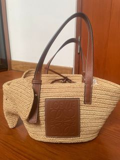 (Kategori: ) berada di . Dikirim oleh anzeraluxbags.id (ID iklan 1322174067, Gambar 1). Deskripsi: .