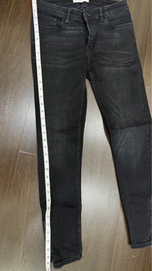 Mango black skinny jeans (Category: Jeans) located in Cavite. Submitted by silvercarousel15 (Listing ID 1322048291, Image 1). Description: Mango jeans. Like new Length -36 in Waist - 30 in.