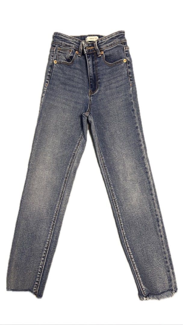 Mango Teens Skinny Jeans - XXS (Category: Jeans) located in Manila. Submitted by 1d4wurs (Listing ID 1322069249, Image 1). Description: Waist (laid flat): 9.5 inches Length: 33.5 inches Good for people with 22-23” waist & petite frame No COD please. Message me for more details. .