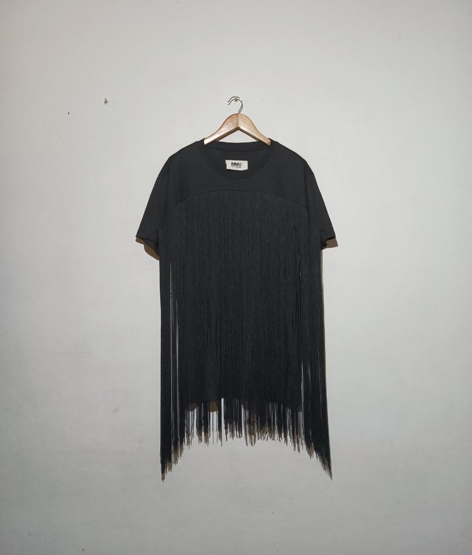 MM6 Maison Margiela (Category: Shirts) located in San Fernando. Submitted by son.twice.stuff (Listing ID 1322135481, Image 2). Description: Item: MM6 Maison Margiela Dimensions Length: 31" Width: 20" Shoulder: 19" Sleeve: 7.5" Fit Medium To Large Stretch Material Condition: Excellent Price: 2000 Free Shipping.
