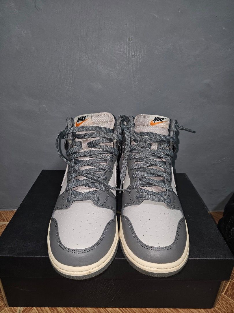 Nike Dunk High Light Bone (Category: Sneakers) located in Lipa City. Submitted by lentejasanne (Listing ID 1322123456, Image 2). Description: VNDS. No box Fitted lang indoor. Never used outside of home. Selling low. Negotiable pa. Size is US 9.5. Original ordered via Nike app can send proof. RFS. Di nagagamit stock lang talaga sa bahay sayang naman..