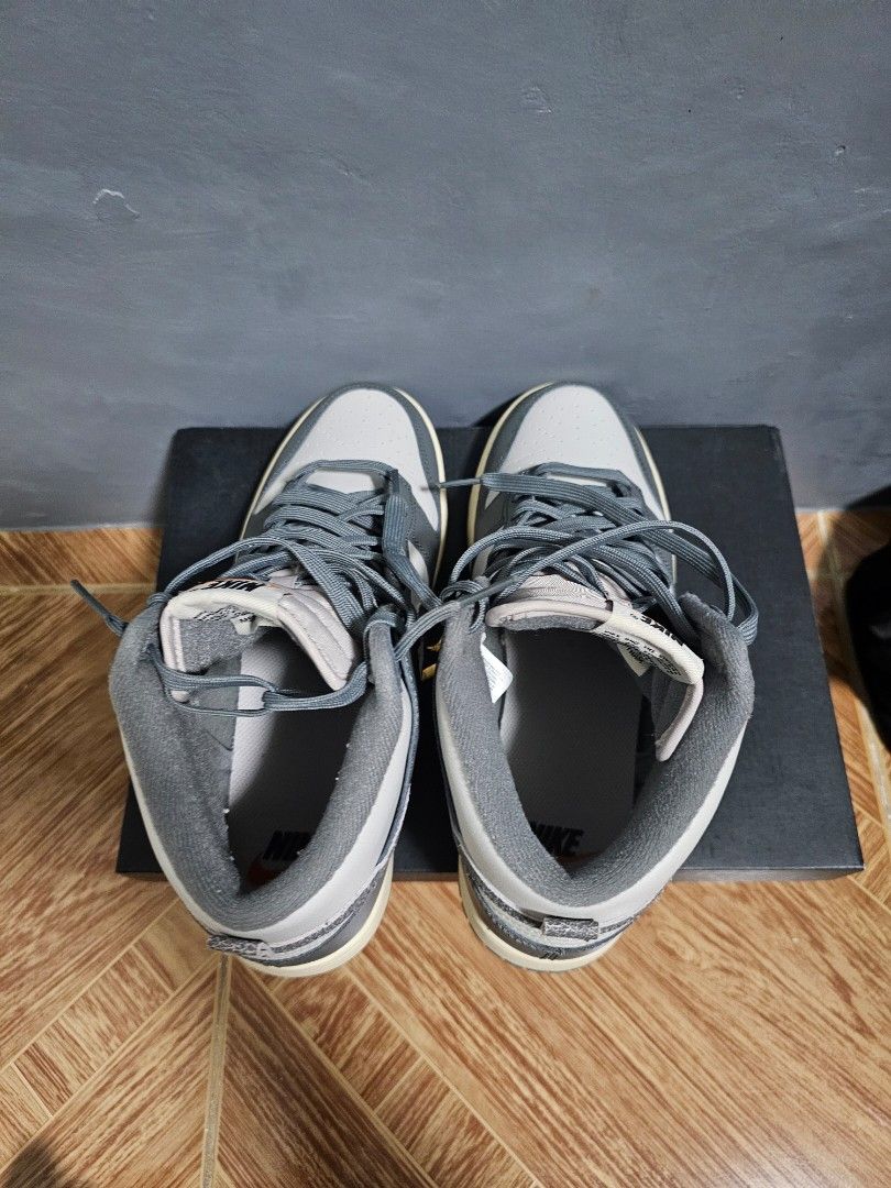 Nike Dunk High Light Bone (Category: Sneakers) located in Lipa City. Submitted by lentejasanne (Listing ID 1322123456, Image 3). Description: VNDS. No box Fitted lang indoor. Never used outside of home. Selling low. Negotiable pa. Size is US 9.5. Original ordered via Nike app can send proof. RFS. Di nagagamit stock lang talaga sa bahay sayang naman..