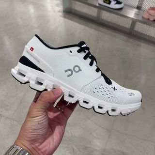 (Category: ) located in . Submitted by solefindsphilippines (Listing ID 1322105143, Image 1). Description: .