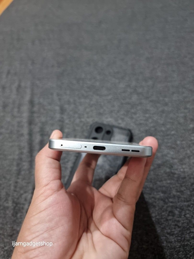One plus nord3 5g (Category: OnePlus) located in Pasig City. Submitted by ijamgadgets (Listing ID 1322032791, Image 3). Description: One plus nord 3 5g 2ndhand 16gbram 256gb Openline smooth no dent With case and charger replacement 100% in good condition 📌we do cod in metro manila and near provinces just add sf only 📌we accept swap / trade in 📌can visit in my store at greenhills shopping center.