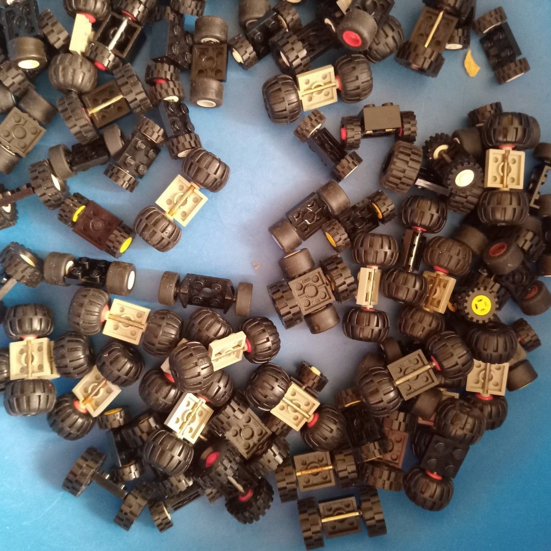 Original Lego mini wheels for sale (Category: Lego & Building Sets) located in Manila. Submitted by joel.gulmatico (Listing ID 1322017386, Image 2). Description: For sale original Lego wheels. Small wheel P30.00 each. Space wheel P40.00 each.