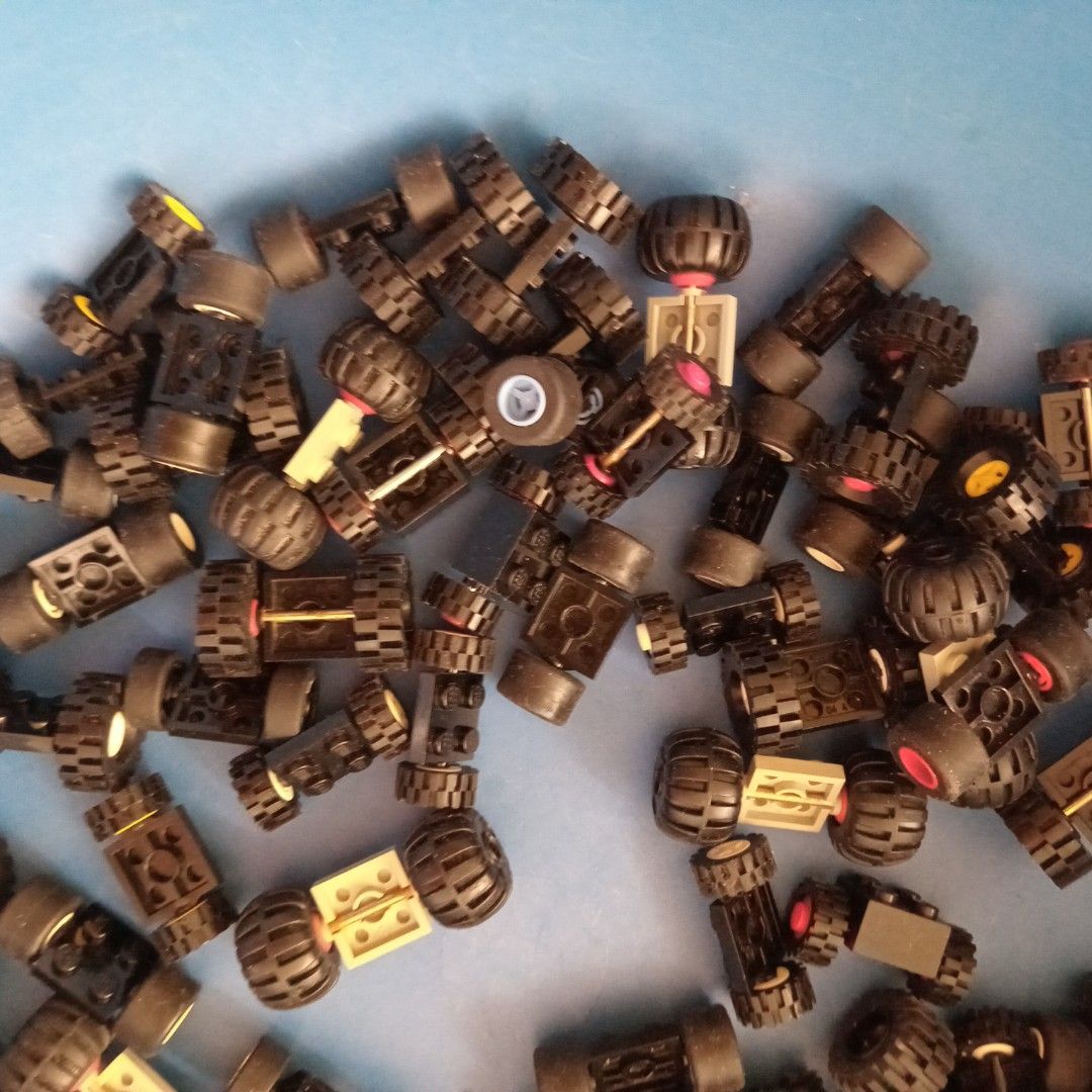 Original Lego mini wheels for sale (Category: Lego & Building Sets) located in Manila. Submitted by joel.gulmatico (Listing ID 1322017386, Image 3). Description: For sale original Lego wheels. Small wheel P30.00 each. Space wheel P40.00 each.