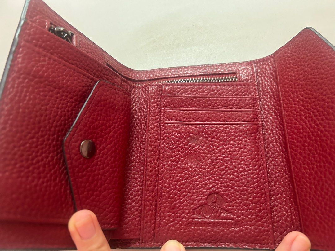 Pabder Leather wallet (Category: Wallets & Card holders) located in Cebu City. Submitted by geeia (Listing ID 1322068479, Image 2). Description: Still in good condition, genuine leather.Bought in Pabder store.Price negotiable.