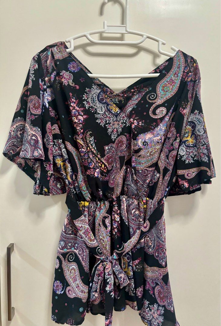 Paisley Design Blouse (Category: Blouses) located in Pasig City. Submitted by aac2021 (Listing ID 1322086648, Image 1). Description: RFS: Decluttering Dimension : Bustline - 34-38 inches Waistline - 22-36 inches Length - 22 inches .