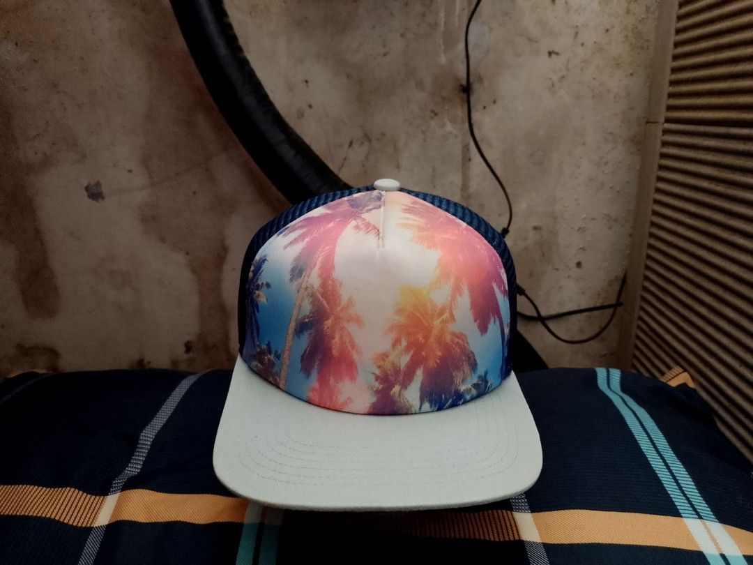 Palm Trees By OLD NAVY Brand, Adjustable Snapback Trucker Hat/Net Cap (Category: Caps & Hats) located in San Mateo. Submitted by JmThriftCap_Ph (Listing ID 1322123440, Image 1). Description: PLEASE READ THE DESCRIPTION 👇 *Excellent Condition *Printed Palm Trees Design *Old Navy Brand *Adjustable Snapback *Trucker Hat/Net Cap *Adult Unisex *Adult One Size Fits *Structured Foam Crown *Mid Deep Fitting *Yellow Underbrim *10/10 Color Rate *2 Tone Co