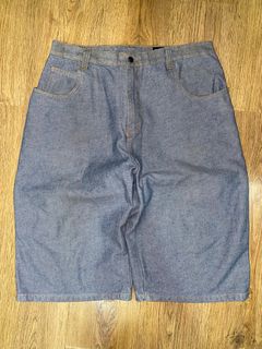 (Category: ) located in . Submitted by thriftkims0 (Listing ID 1322128936, Image 1). Description: .