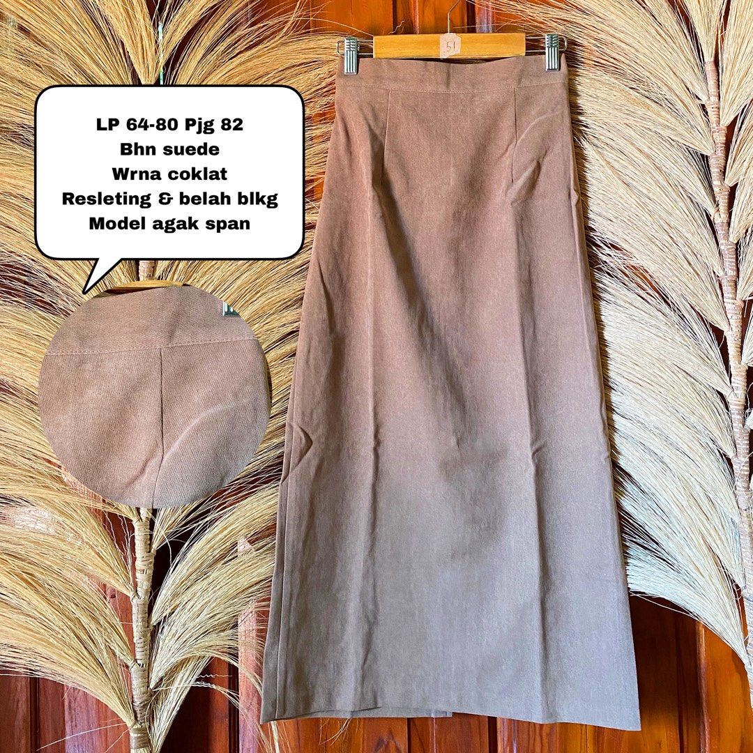 Rok suede Fesyen Wanita Pakaian Wanita Gaun Rok di Carousell