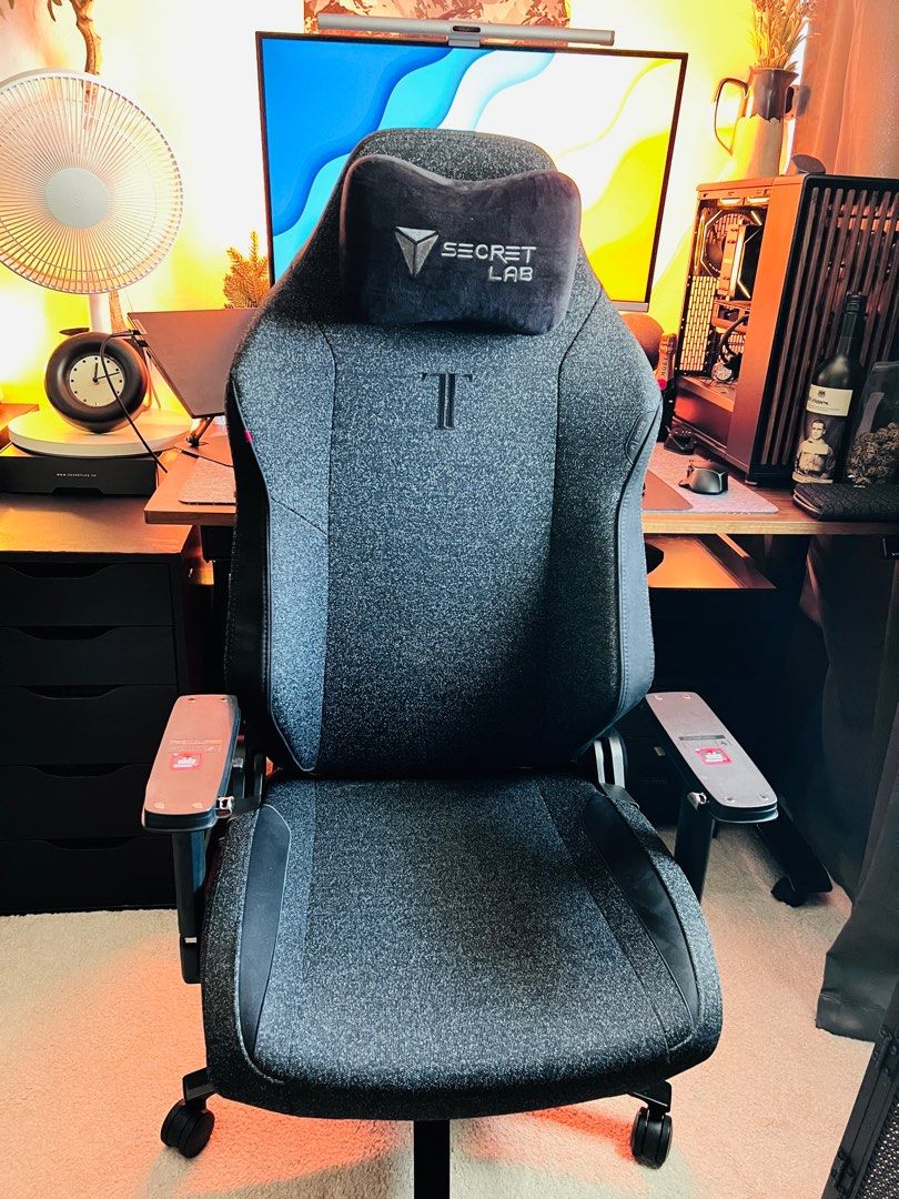 Secretlab Titan Evo 2022 Softweave plus gaming chair Regular bought in May2024