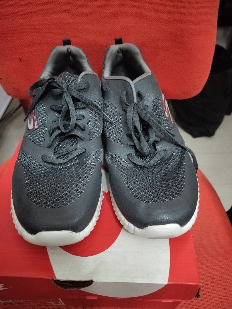 Skechers Lite Weight Memory Foam (Category: Sneakers) located in Caloocan City. Submitted by joean21 (Listing ID 1322157012, Image 2). Description: Light weight shoes by Skechers make it a super comfortable option for walking, running, and standing around for long periods of time.