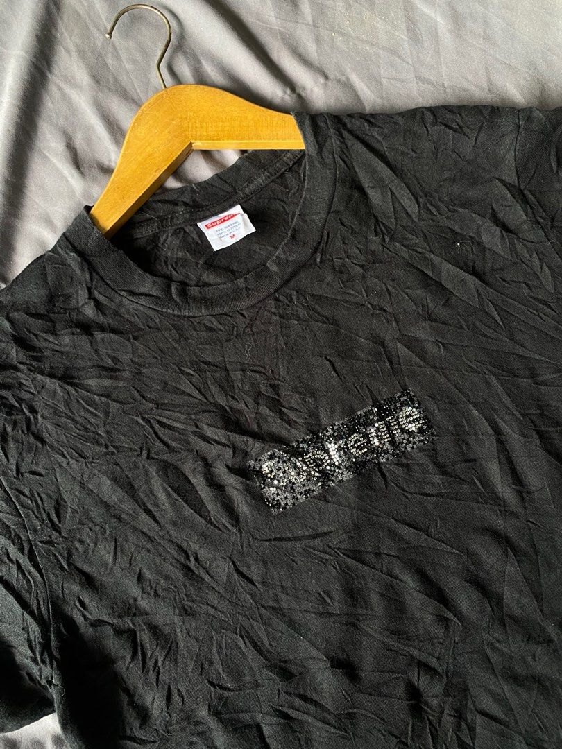 Supreme Swarovski box logo, Fesyen Pria, Pakaian Atasan di Carousell