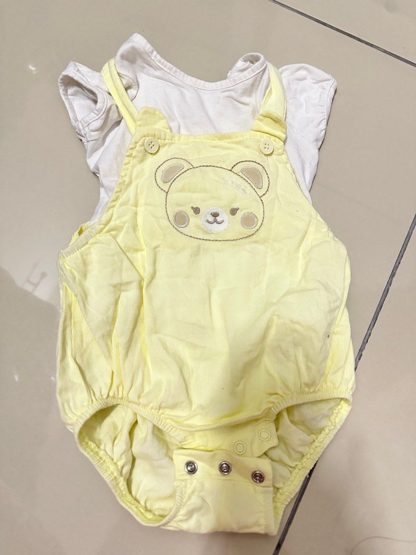 Tiny button rompers overall (Category: Babies & Kids Fashion) located in Seri Kembangan. Submitted by syaieja (Listing ID 1322140948, Image 1). Description: .