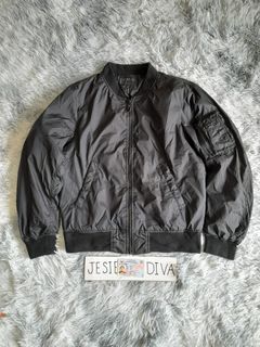 100 affordable uniqlo bomber jacket men For Sale Coats Jackets and Outerwear Carousell Philippines