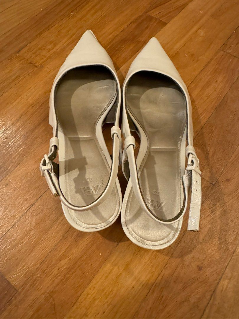Zara White Patent Kitten Heels (Category: Heels) located in Makati City. Submitted by stfbg (Listing ID 1322142882, Image 2). Description: .